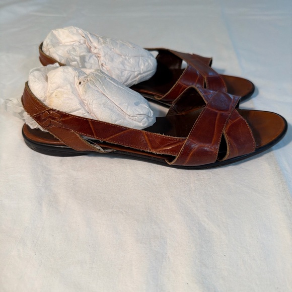 Valerie Stevens Brown Leather Criss-Cross Sandals – Size 7M